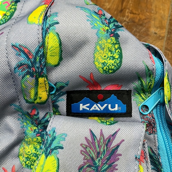 Kavu Rope Sling Bag-NWT - Picture 2 of 6